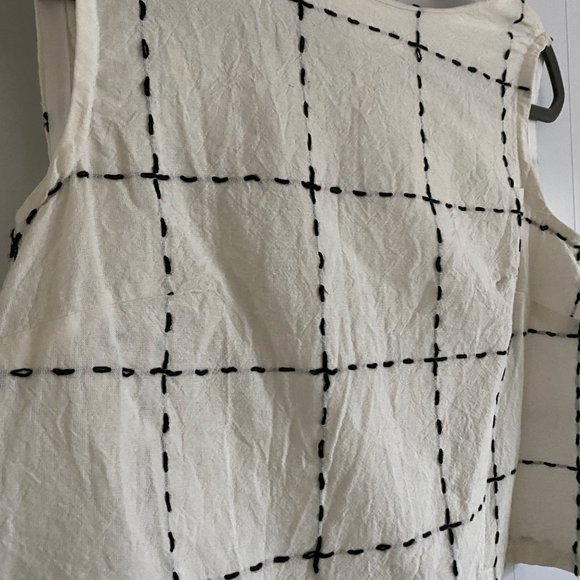 Handmade Cropped Tank off white with black stitching - Picture 2 of 2